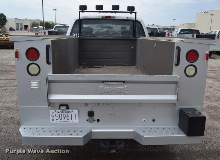 image for item L2589 2004 Ford F350 XLT Super Duty SuperCab utility truck