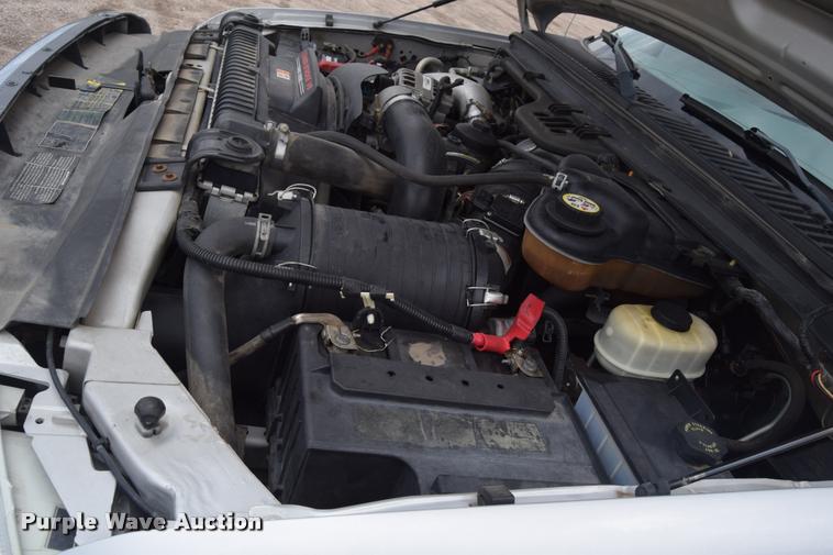 image for item L2589 2004 Ford F350 XLT Super Duty SuperCab utility truck