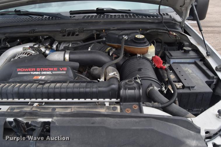 image for item L2589 2004 Ford F350 XLT Super Duty SuperCab utility truck