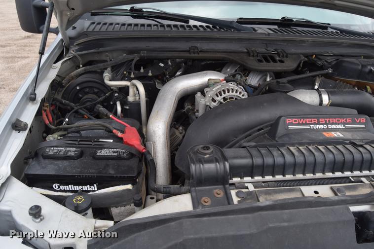 image for item L2589 2004 Ford F350 XLT Super Duty SuperCab utility truck