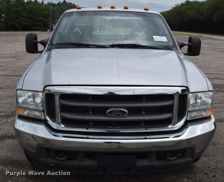 image for item L2590 2004 Ford F350 XLT Super Duty SuperCab utility truck