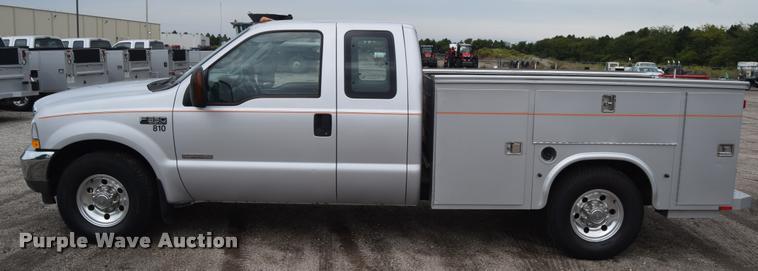 image for item L2590 2004 Ford F350 XLT Super Duty SuperCab utility truck