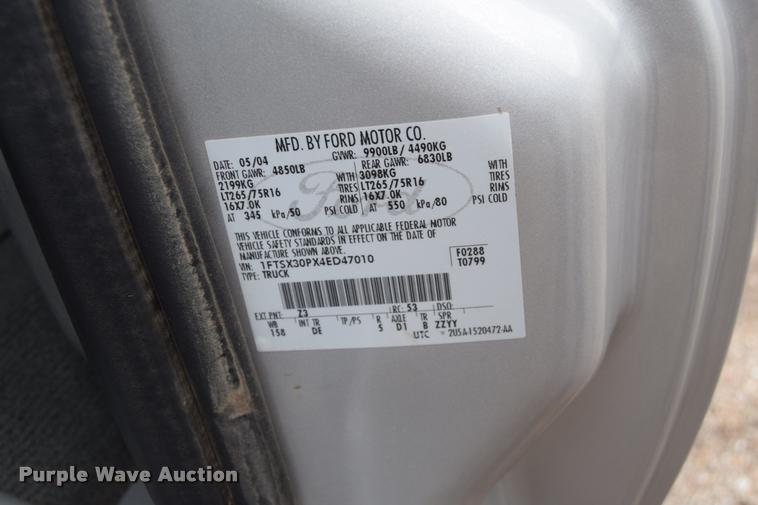 image for item L2590 2004 Ford F350 XLT Super Duty SuperCab utility truck