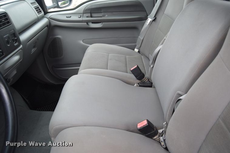 image for item L2590 2004 Ford F350 XLT Super Duty SuperCab utility truck