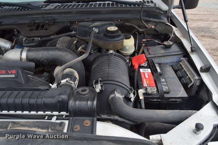 image for item L2590 2004 Ford F350 XLT Super Duty SuperCab utility truck