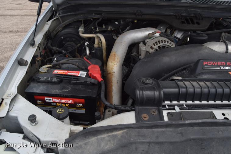 image for item L2590 2004 Ford F350 XLT Super Duty SuperCab utility truck