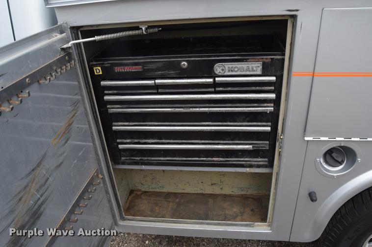 image for item L2590 2004 Ford F350 XLT Super Duty SuperCab utility truck