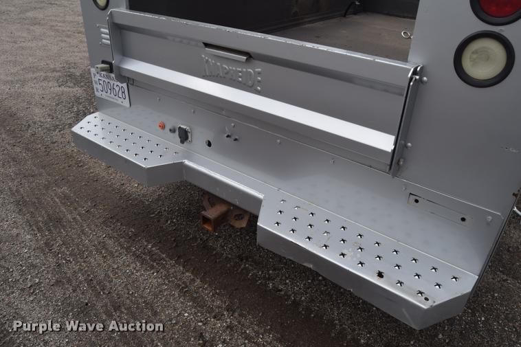 image for item L2590 2004 Ford F350 XLT Super Duty SuperCab utility truck