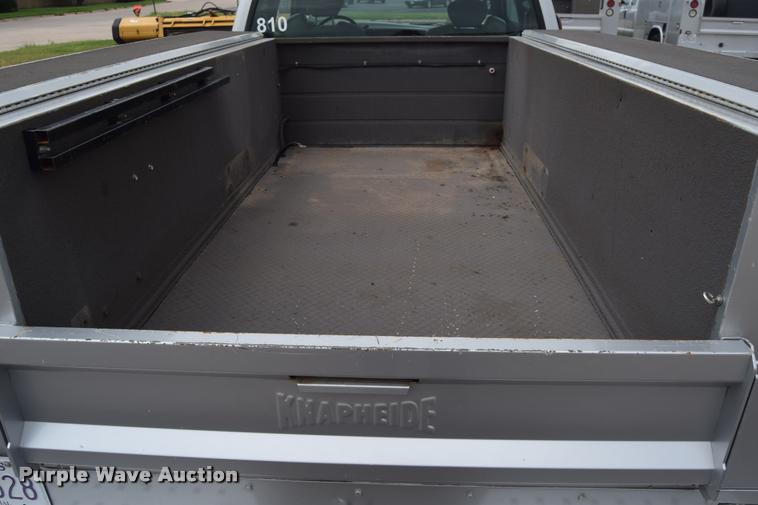 image for item L2590 2004 Ford F350 XLT Super Duty SuperCab utility truck