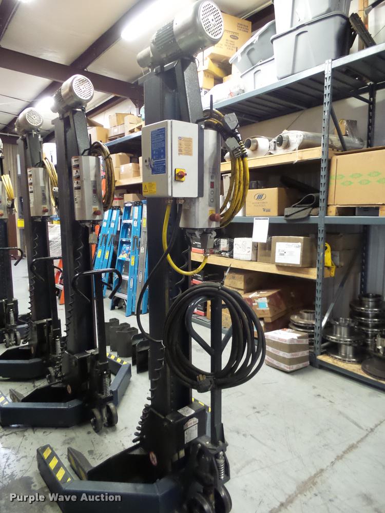 image for item L2710 (4) Challenger CLM16 electric mobile column lifts