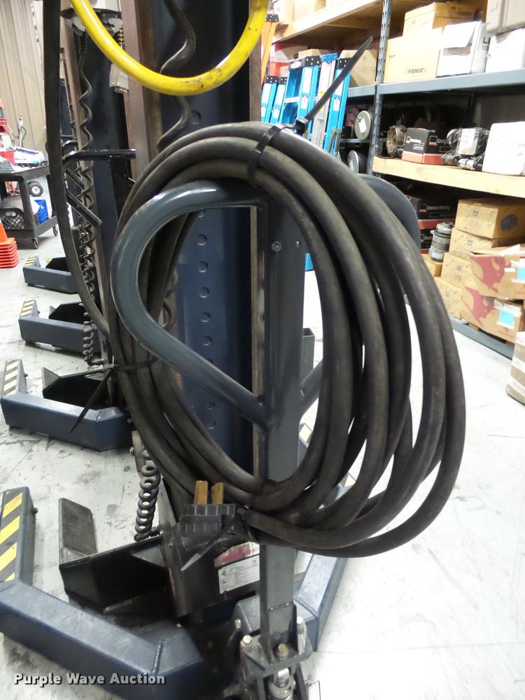 image for item L2710 (4) Challenger CLM16 electric mobile column lifts