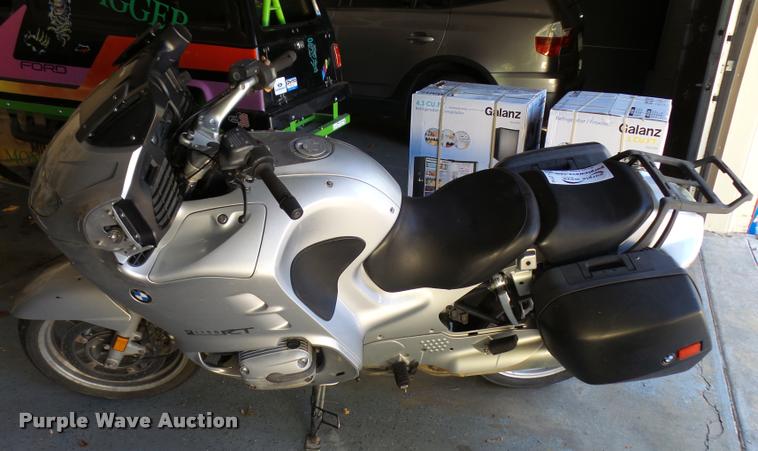 image for item L2714 2004 BMW R1150RT motorcycle