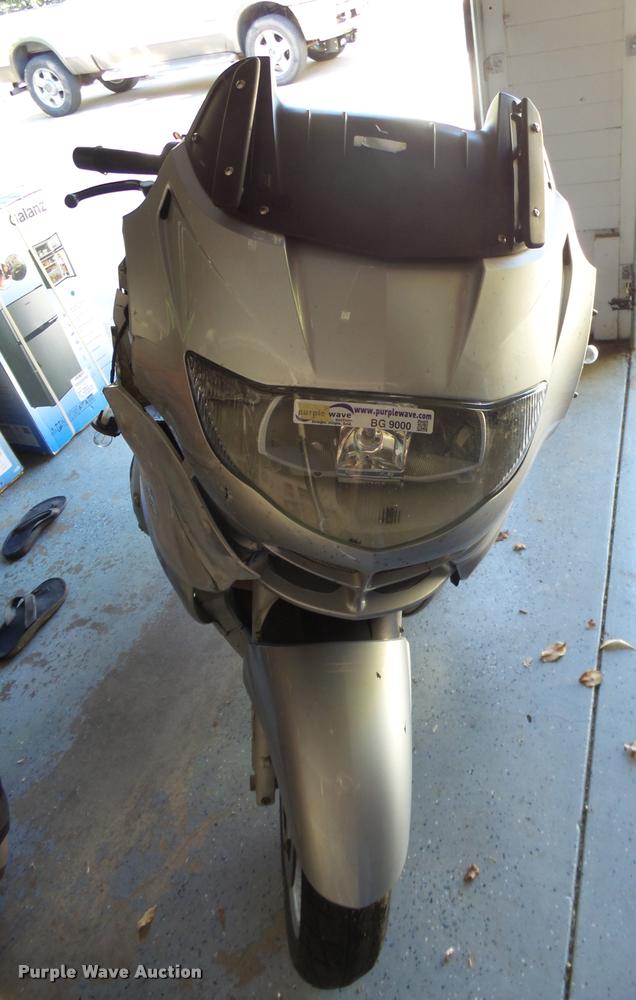 image for item L2714 2004 BMW R1150RT motorcycle