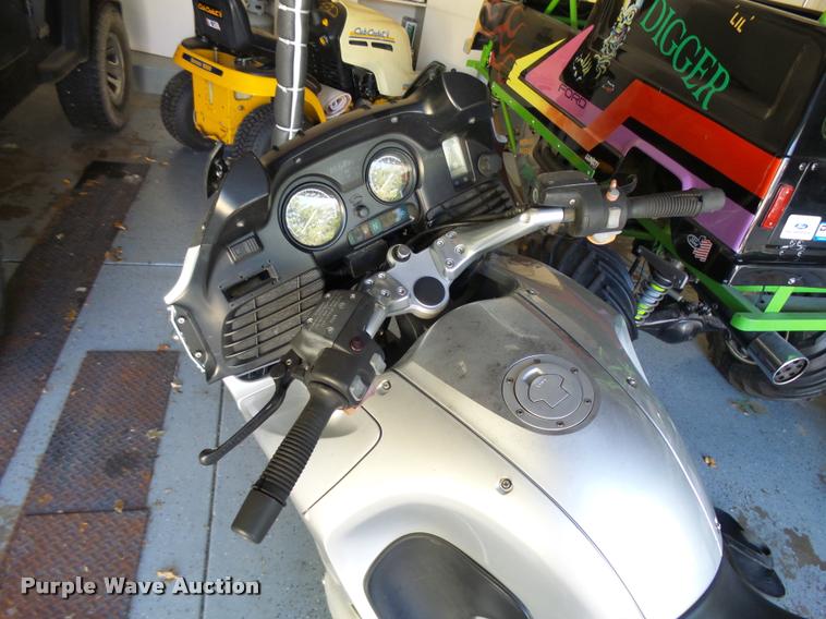 image for item L2714 2004 BMW R1150RT motorcycle