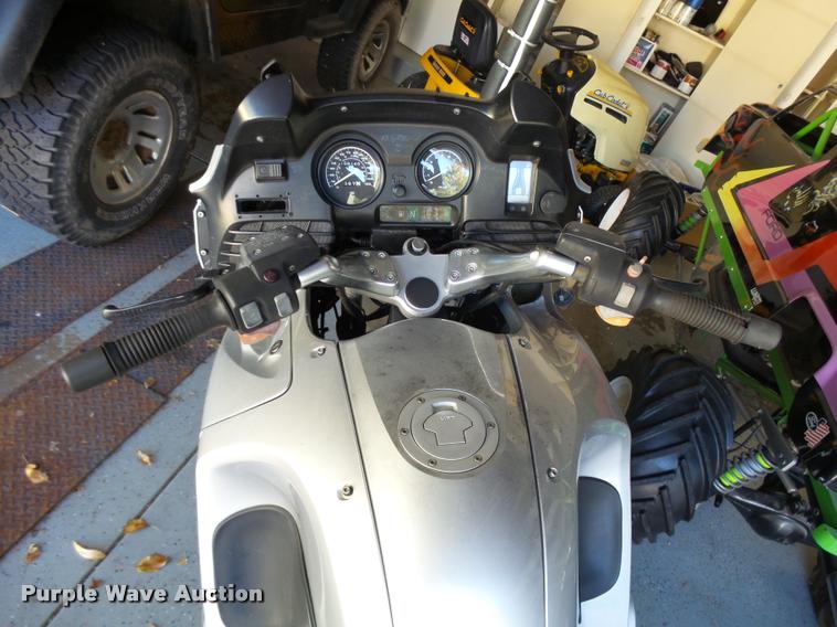 image for item L2714 2004 BMW R1150RT motorcycle