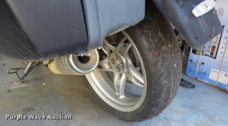 image for item L2714 2004 BMW R1150RT motorcycle