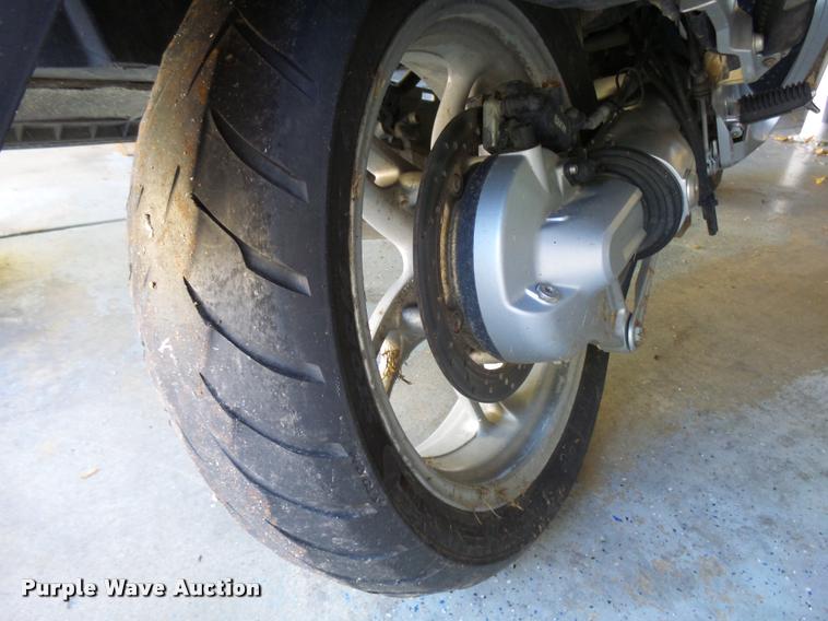 image for item L2714 2004 BMW R1150RT motorcycle