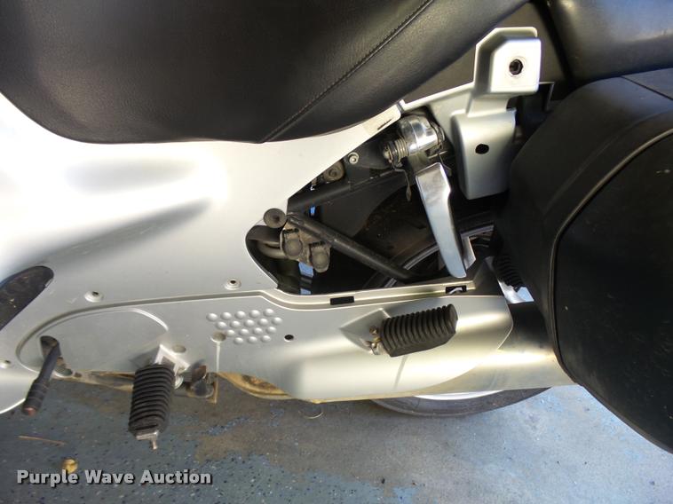 image for item L2714 2004 BMW R1150RT motorcycle