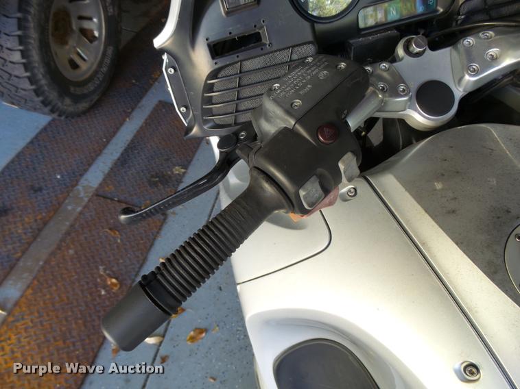 image for item L2714 2004 BMW R1150RT motorcycle