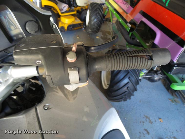 image for item L2714 2004 BMW R1150RT motorcycle