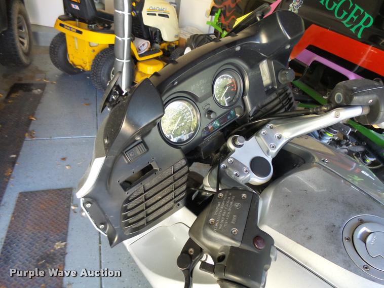 image for item L2714 2004 BMW R1150RT motorcycle