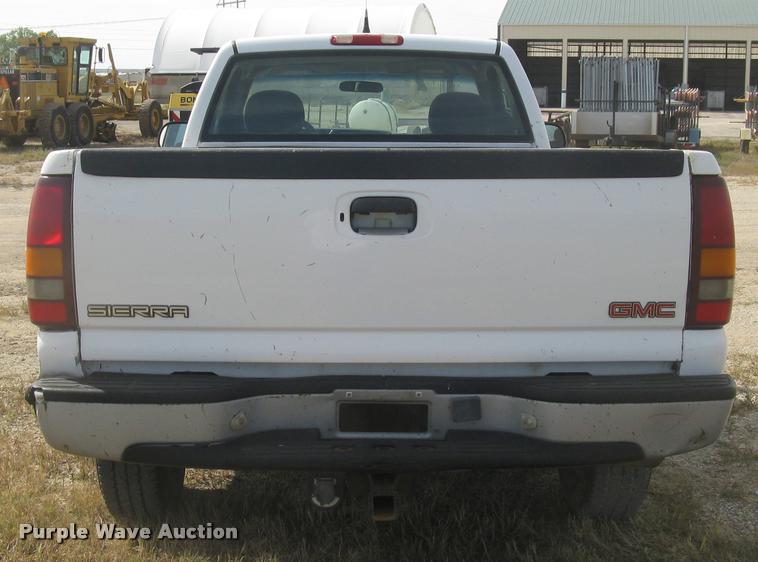 image for item L3893 2000 GMC Sierra 2500 SL pickup truck