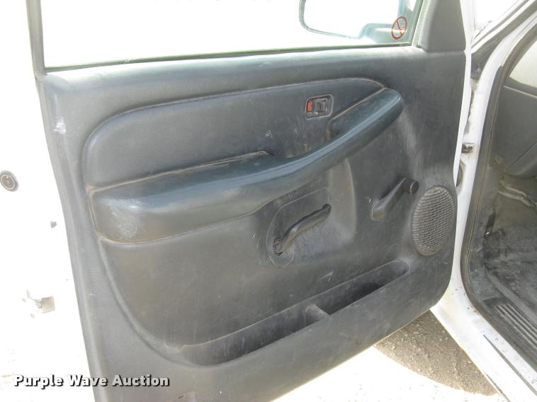 image for item L3893 2000 GMC Sierra 2500 SL pickup truck