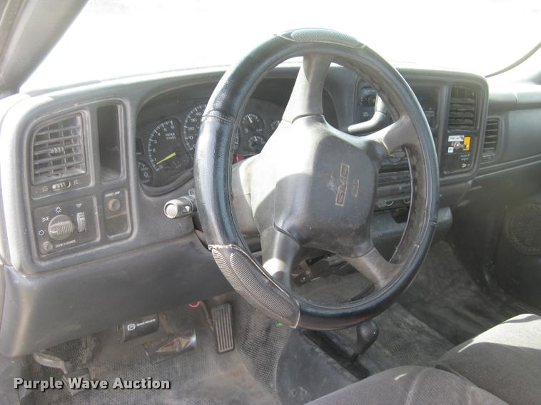 image for item L3893 2000 GMC Sierra 2500 SL pickup truck