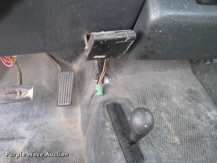 image for item L3893 2000 GMC Sierra 2500 SL pickup truck