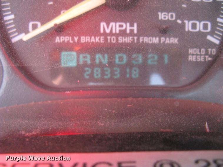 image for item L3893 2000 GMC Sierra 2500 SL pickup truck