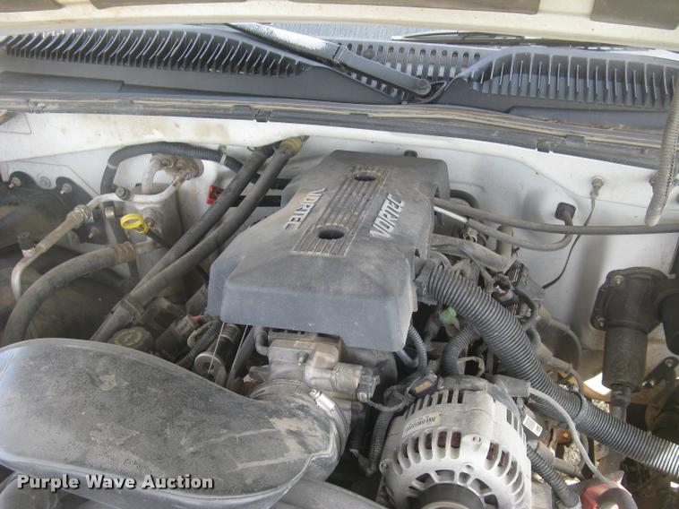 image for item L3893 2000 GMC Sierra 2500 SL pickup truck