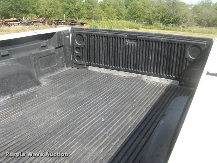 image for item L3893 2000 GMC Sierra 2500 SL pickup truck