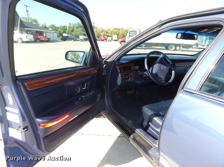 image for item L4048 1994 Cadillac DeVille