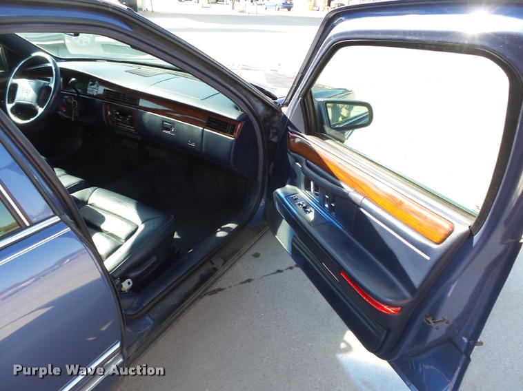 image for item L4048 1994 Cadillac DeVille