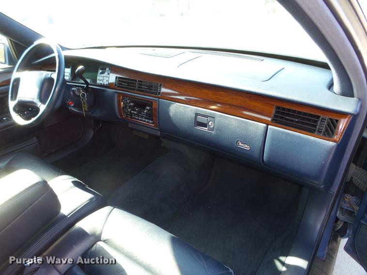 image for item L4048 1994 Cadillac DeVille