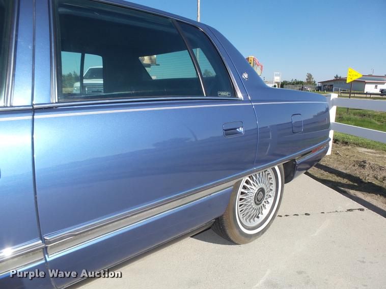 image for item L4048 1994 Cadillac DeVille