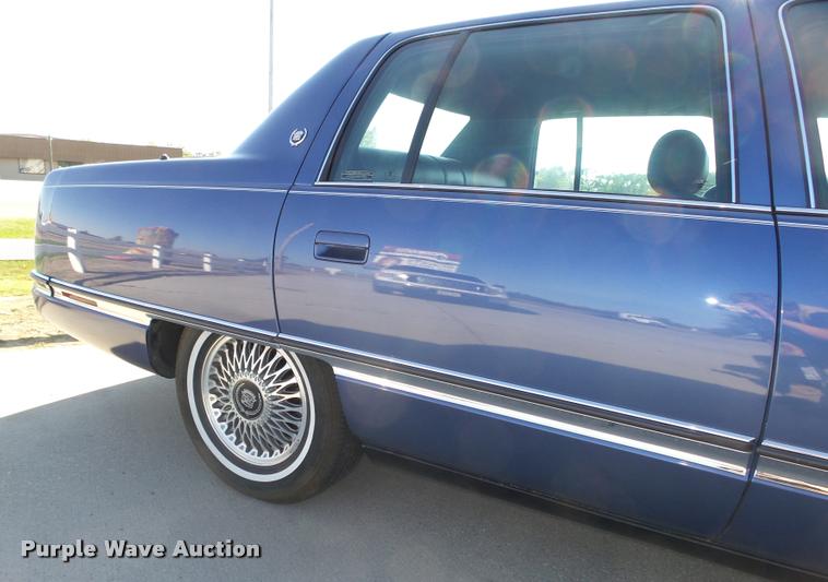 image for item L4048 1994 Cadillac DeVille