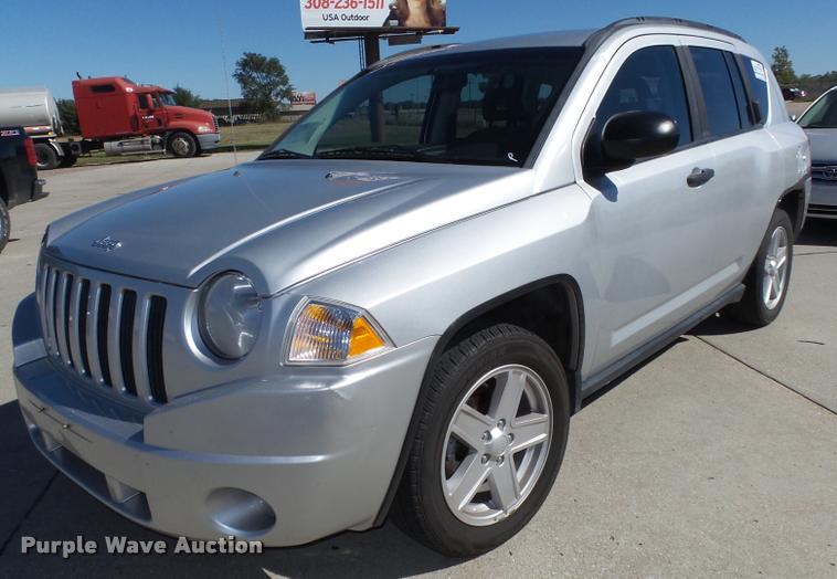 image for item L4056 2007 Jeep Compass SUV