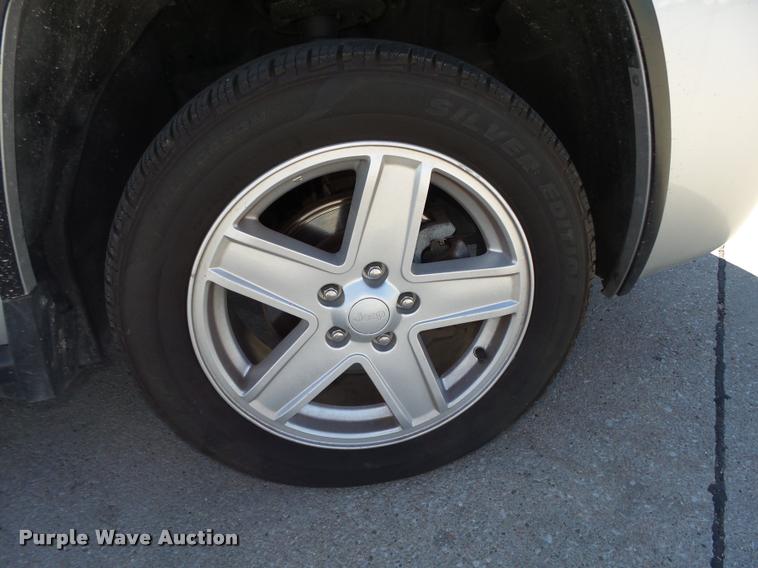 image for item L4056 2007 Jeep Compass SUV