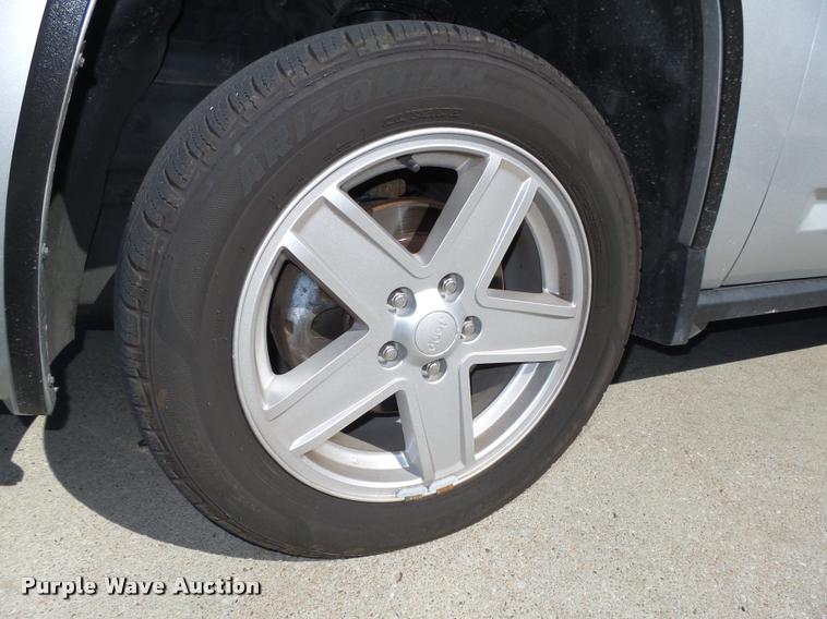 image for item L4056 2007 Jeep Compass SUV