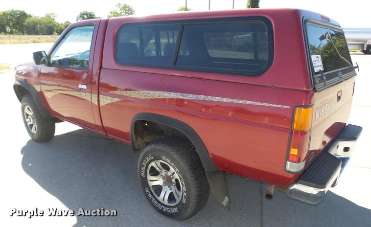 image for item L4059 1996 Nissan XE pickup truck