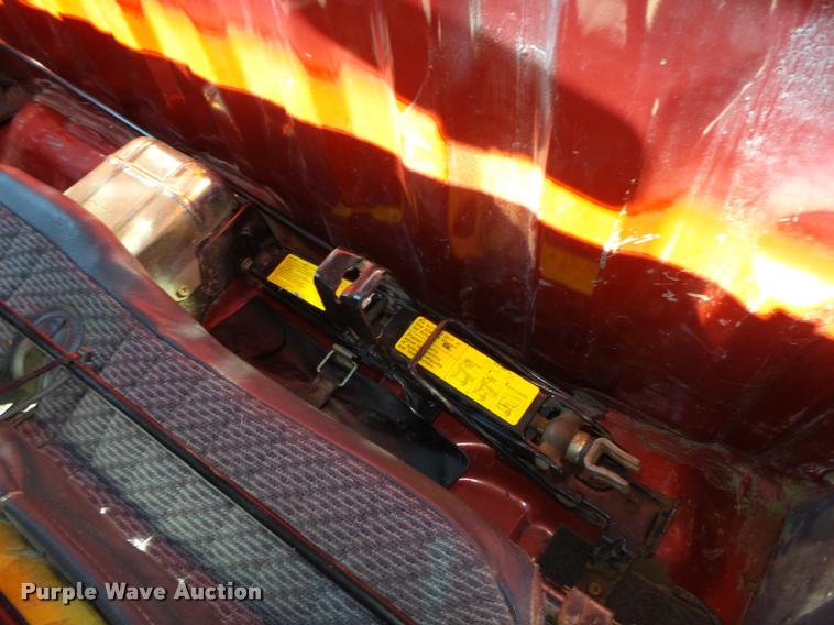 image for item L4059 1996 Nissan XE pickup truck