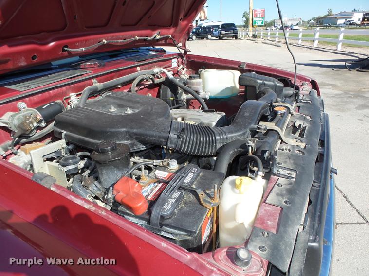 image for item L4059 1996 Nissan XE pickup truck