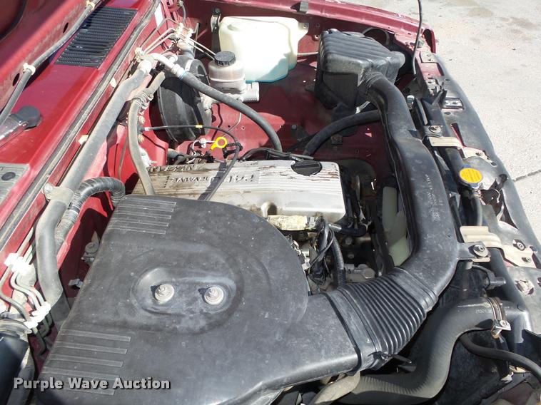 image for item L4059 1996 Nissan XE pickup truck