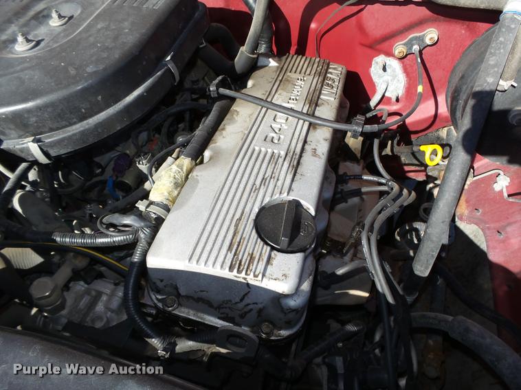 image for item L4059 1996 Nissan XE pickup truck