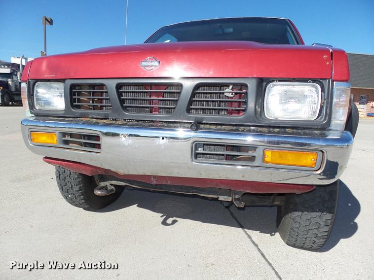 image for item L4059 1996 Nissan XE pickup truck