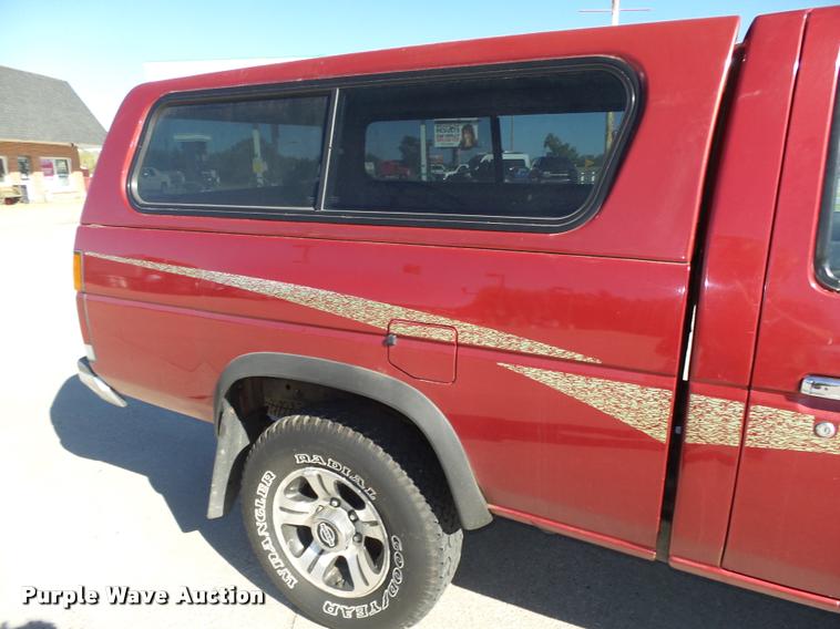 image for item L4059 1996 Nissan XE pickup truck