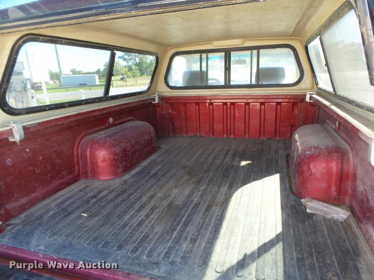 image for item L4059 1996 Nissan XE pickup truck