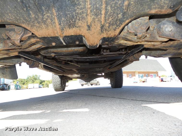 image for item L4059 1996 Nissan XE pickup truck