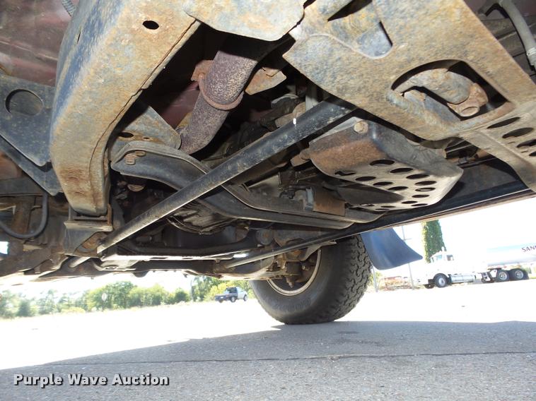 image for item L4059 1996 Nissan XE pickup truck